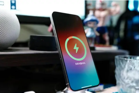 日土苹果15换屏服务分享用什么充电器给iPhone15充电更好 